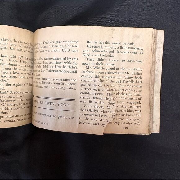 Vintage 1940s Armed Services Edition - Mr. Winkle Goes to War Novel - Picture 7 of 11